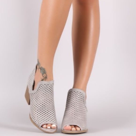 NEW Florence Silver Grey Booties Boots Shoes - Picture 3 of 7